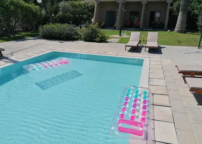 Endless Summer Pool Flat