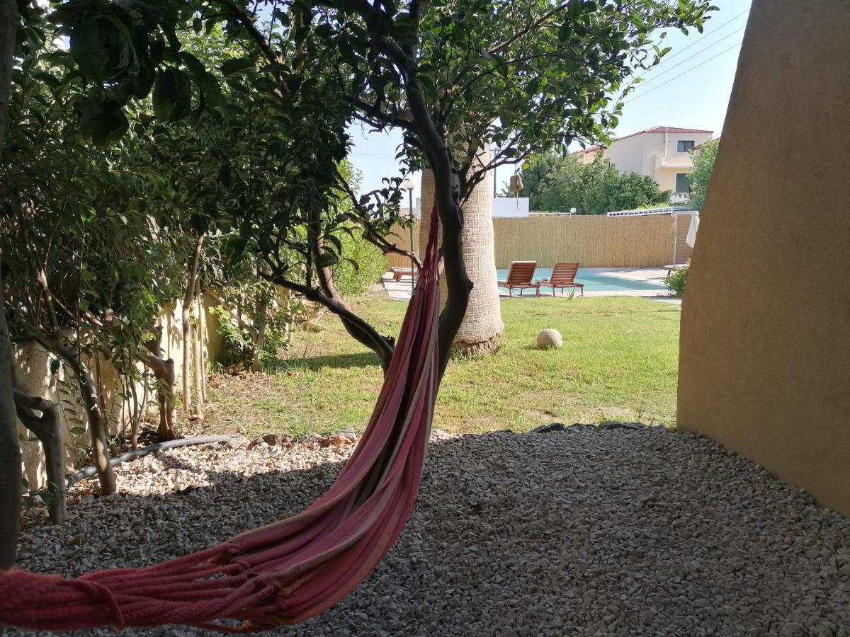 Endless Summer Pool Flat * Ixia (Rhodes)