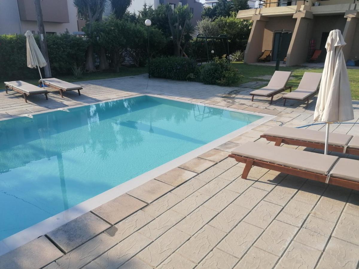 Endless Summer Pool Flat Ixia (Rhodes)