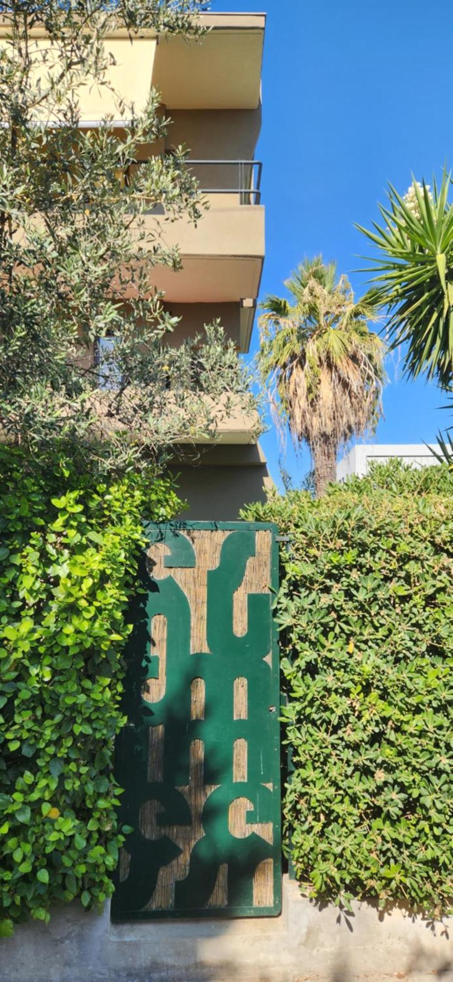 Endless Summer Pool Flat